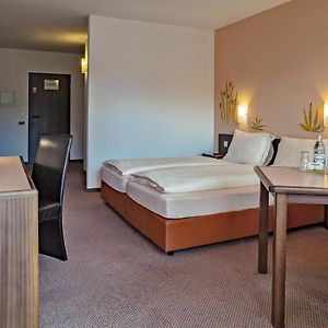 Standard Zimmer mit Kingsize-Bett